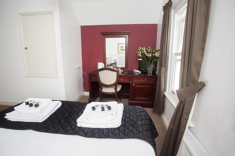 Bedroom 2, The Five Bells, Kent