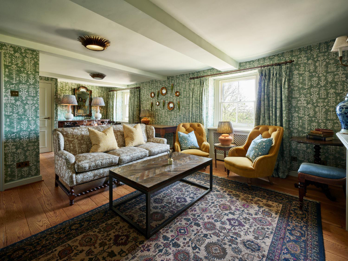 Others 3, Townhouse Suites- Abbey Row, Wiltshire