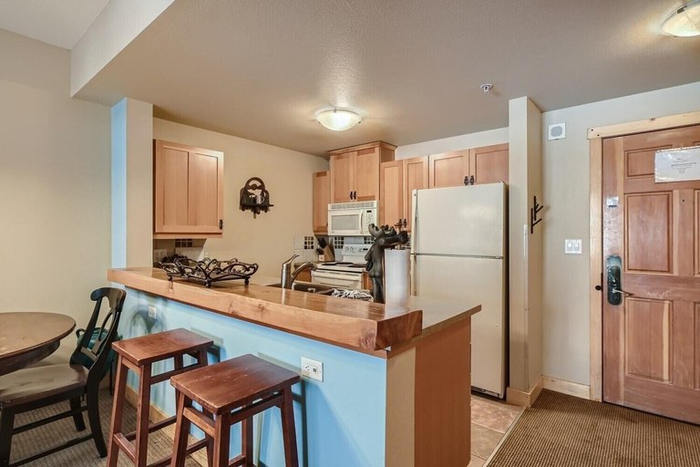 Private kitchen 2, Passage Point 326 1 Bedroom Condo by RedAwning, Summit