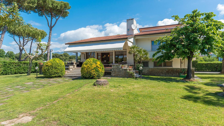 Exterior & Views 3, Il Renzito 8, Emma Villas, Massa Carrara