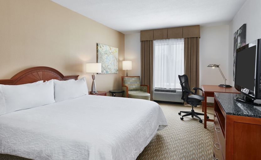 Bedroom 3, Hilton Garden Inn Charlotte North, Mecklenburg