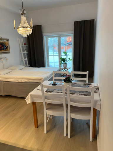 Others 4, Flygeln, Leksand