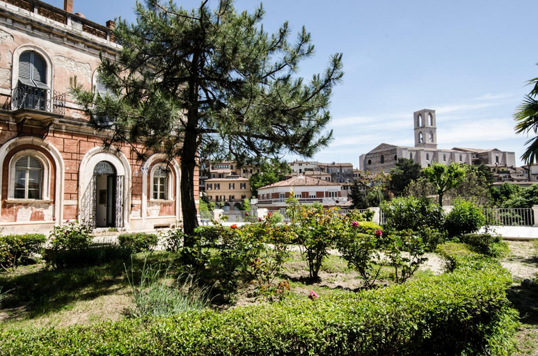 Others 4, Hotel Iris, Perugia