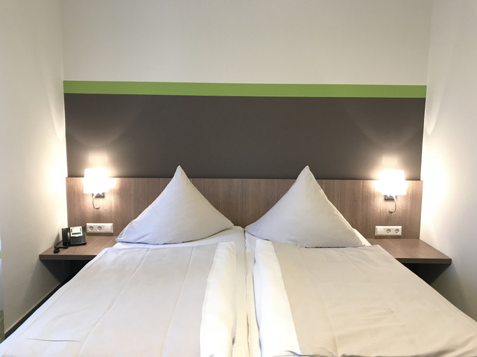 Bedroom 4, Astra Hotel Garni, Rastatt