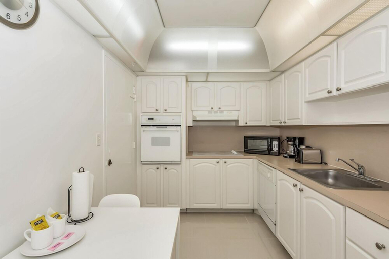 Room 5, The Sian by Miami Te Espera, Broward