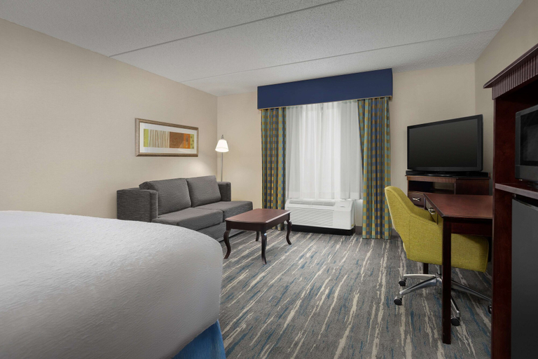 Bedroom 3, Hampton Inn Syracuse Clay, Onondaga