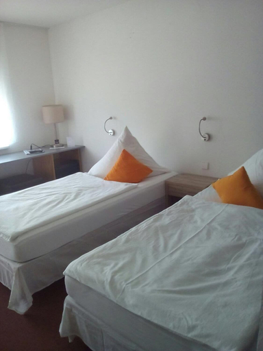 Bedroom 2, Astra Hotel Garni, Rastatt