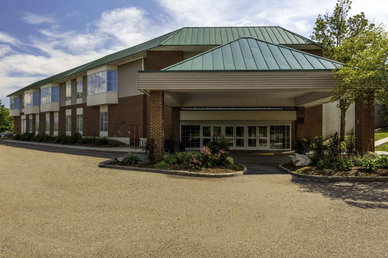 Exterior & Views 2, DoubleTree by Hilton Burlington Vermont, Chittenden