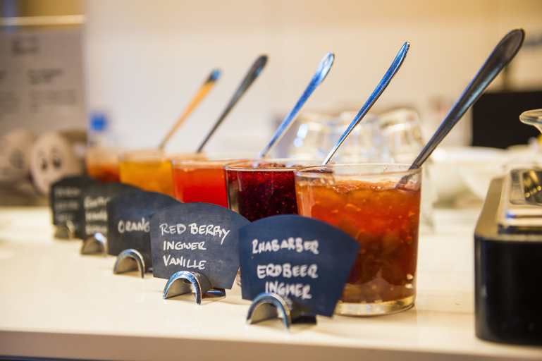 Food & Drinks 4, Hotel Bauernhof - Self Check-In Hotel, Zug