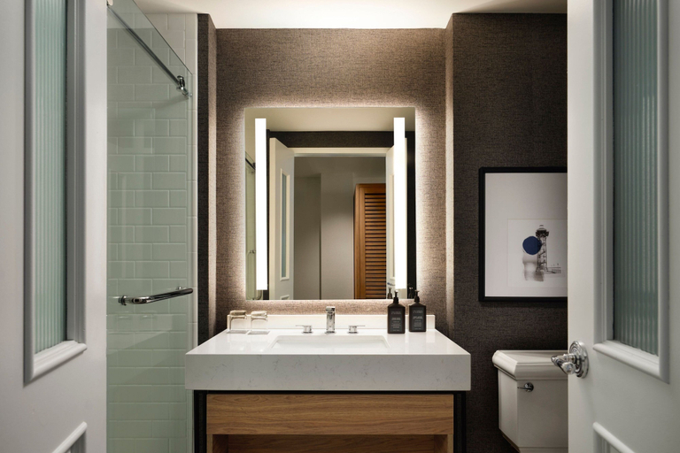 Bathroom 4, Sheraton Erie Bayfront Hotel, Lake Erie