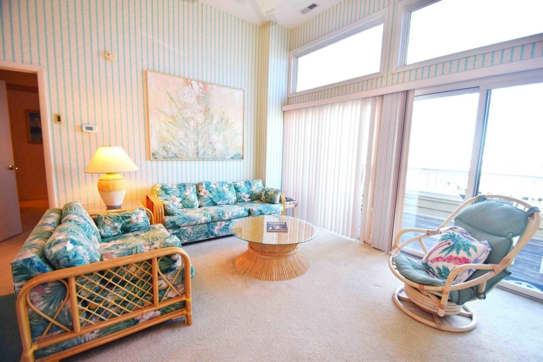 Living room 3, Seascape-heron Harbour 204-4 2 Bedroom Condo by RedAwning, Worcester