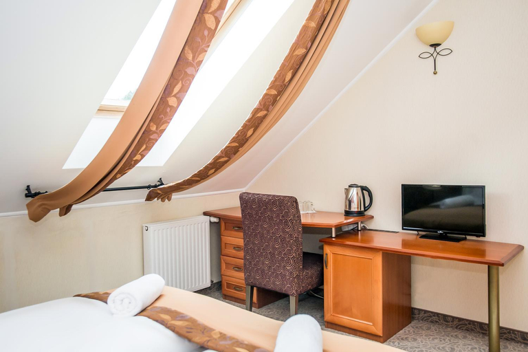 Bedroom 3, Hotel Narad, Gyöngyös