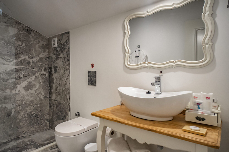 Bathroom 5, Mark Warner Phokaia Beach Resort, Foça