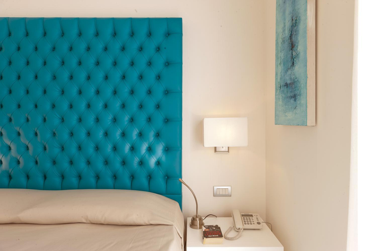 Bedroom 2, Palazzo Montefusco, Napoli