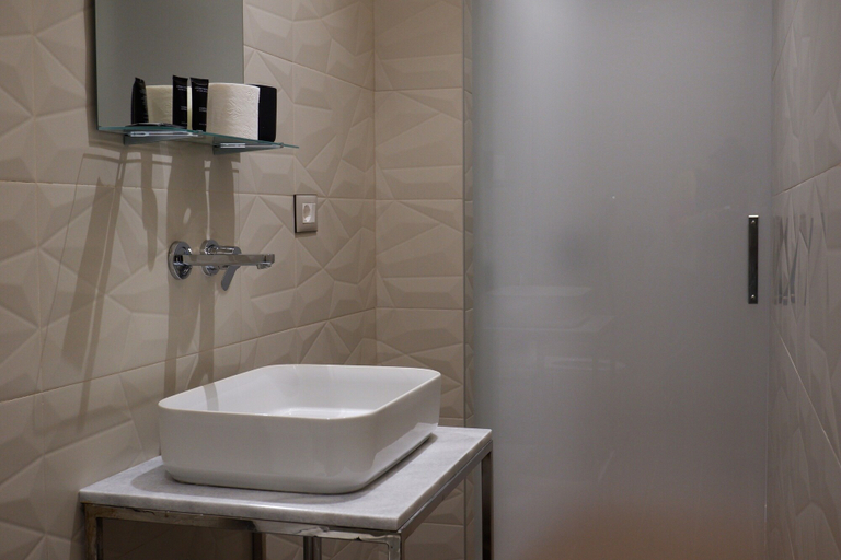 Bathroom 3, D-Rooms, Tiranës