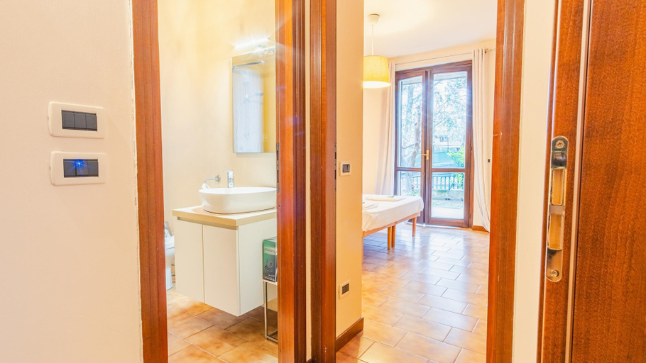 Others 5, Villa Quantum - Italian Homing, Brescia