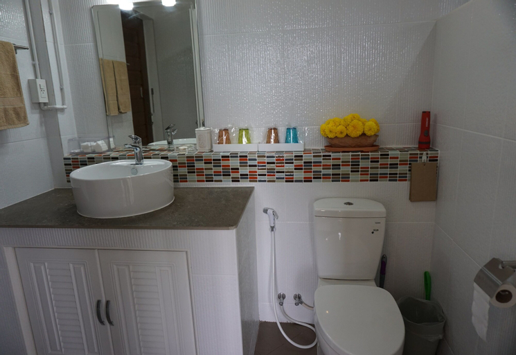 Bathroom 10