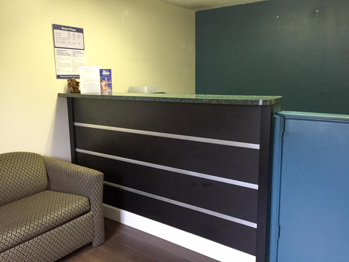 Public Area 2, Studio 6 Statesboro, GA, Bulloch