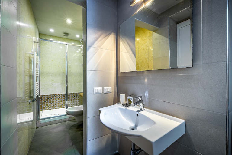 Bathroom 5, Antico Centro Suites, Florence