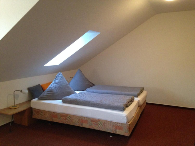 Bedroom 3, Astra Hotel Garni, Rastatt