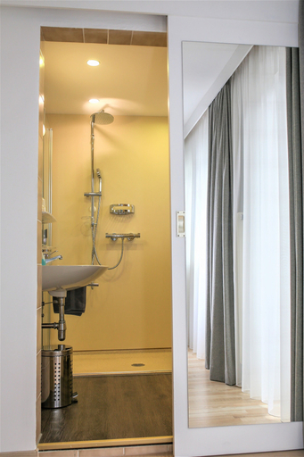 Bathroom 4, Hotel Sonnenhof - bed & breakfast & appartements, Innsbruck