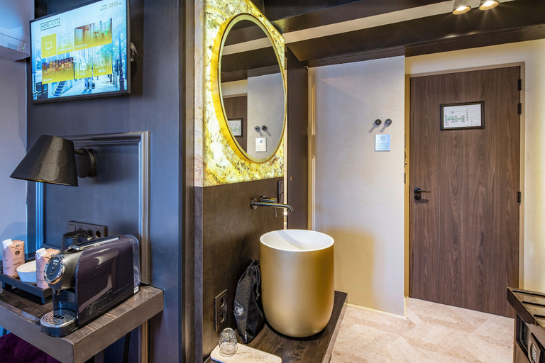 Bathroom 4, Mister Highland Hotel, Amsterdam