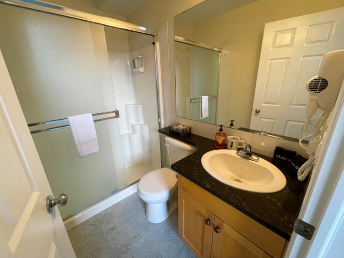 Others 4, Renovated Chalet at Mystic Springs, Pool, Hot Tub!, Division No. 15