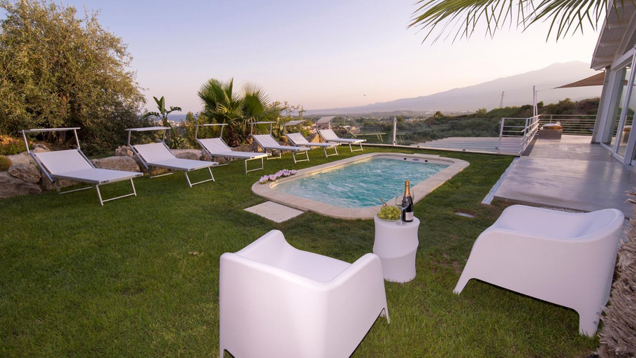 Sport & Beauty 2, Villa Aura 6, Emma Villas, Messina