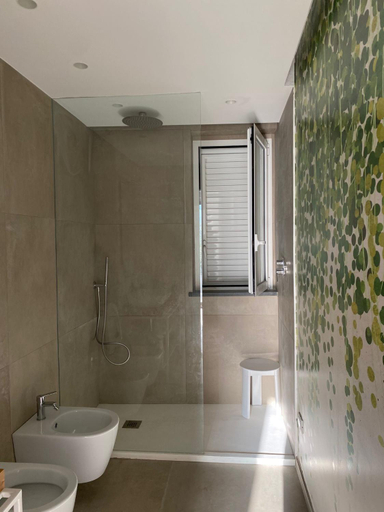Bathroom 2, Artaleammare, Catania