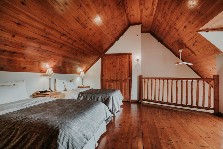 Bedroom 2, Chalets Royal Laurentien, Les Laurentides