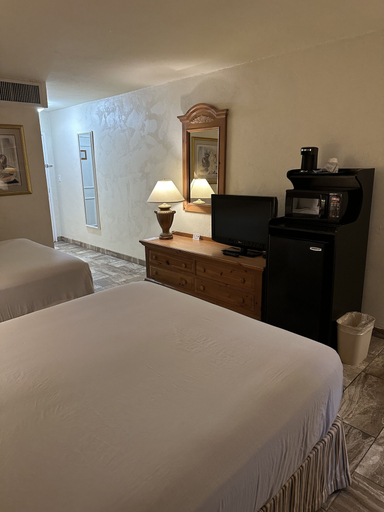 Bedroom 2, Ramada Hotel & Conference Center by Wyndham Las Cruces, Dona Ana