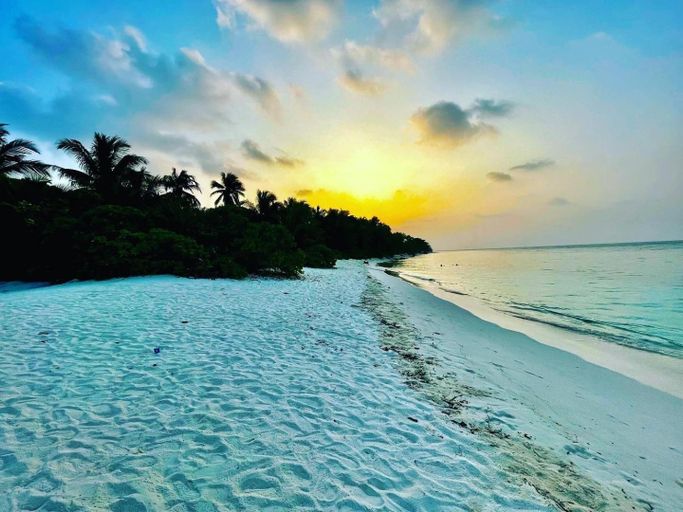 Others 5, Thoddoo Island Life