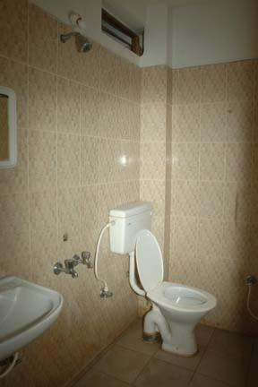 Shower, Hotel Ashwini Lodge, Mysore