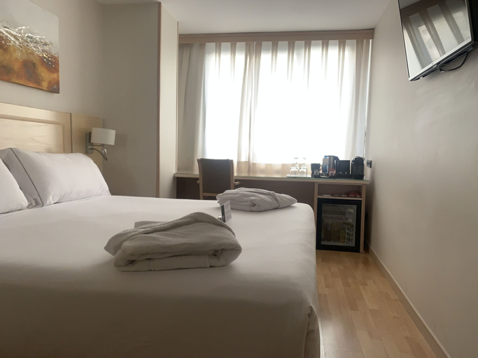 Bedroom 2, BYPILLOW Castellana, Madrid