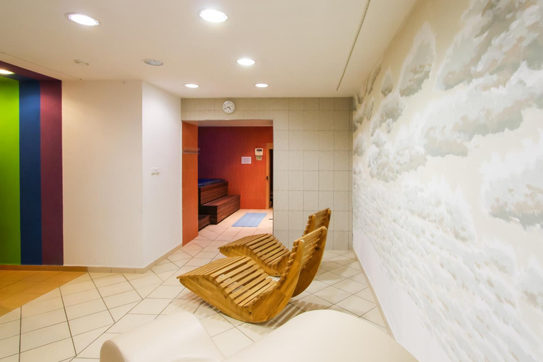 Others 4, Hotel Prajer, Strakonice