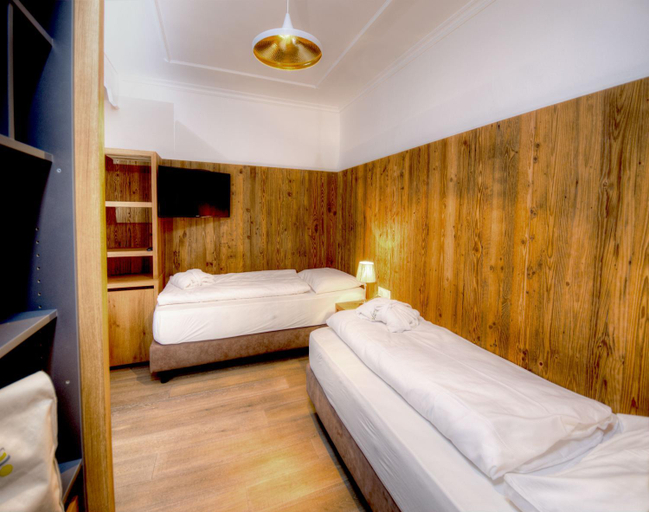 Bedroom 3, Stroblhof Active Family Spa Resort, Bolzano