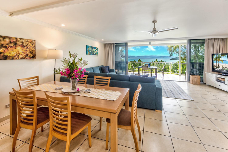 Food & Drinks, Blue Water Views Apartments, Whitsunday