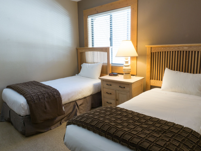 Room 3, 3130 Aspen Grove, Placer