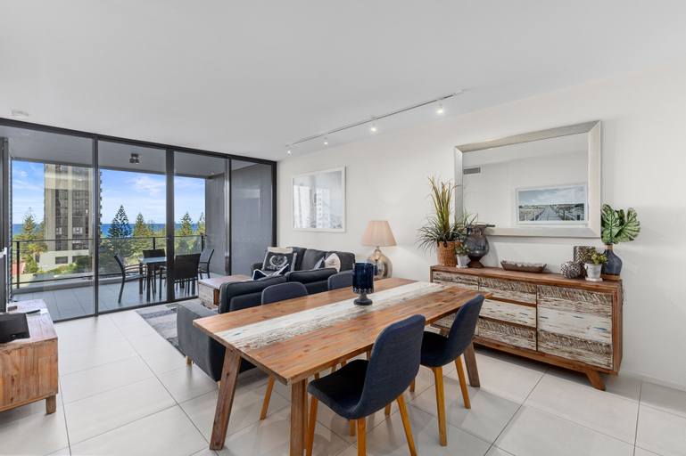 Dining Room 7