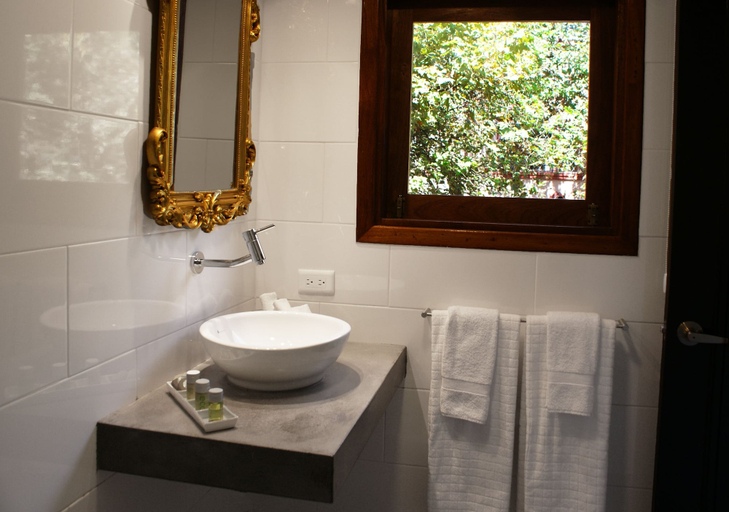 Bathroom 4, Dolce Lobo Boutique Stay, Quito