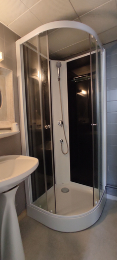 Bathroom 5, Hôtel Luxembourg, Hautes-Pyrénées