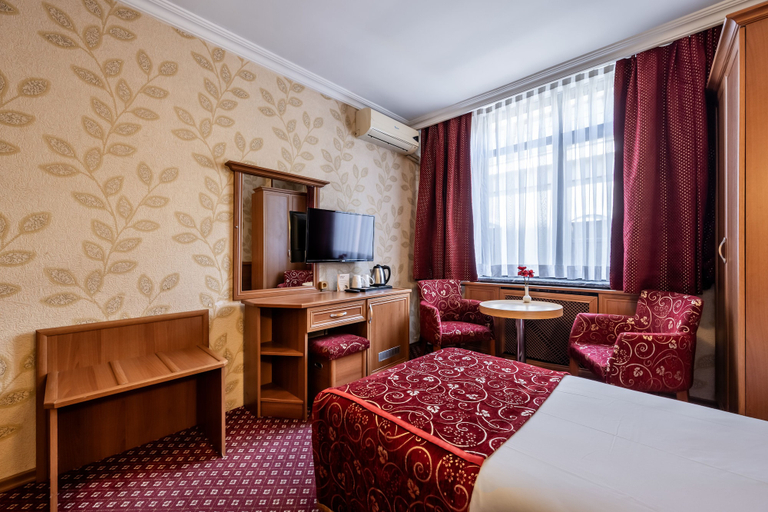 Bedroom 3, Bristol Hotel, Beyoğlu