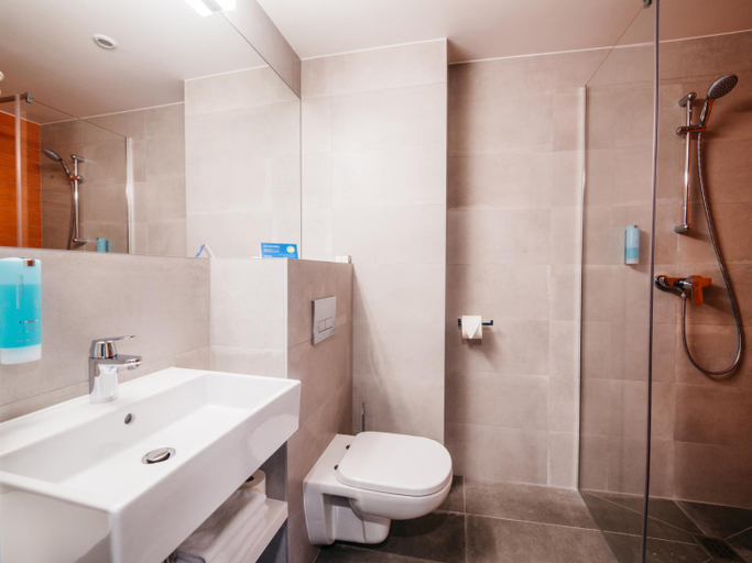 Bathroom 4, Q Hotel Plus Katowice, Będzin