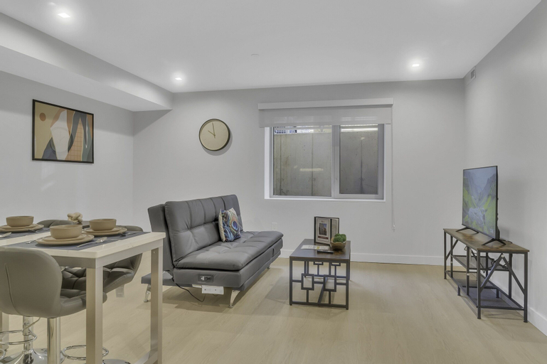 1br Logan Circle Furnished Apartment 1 Bedroom Apts by RedAwning, District of Columbia