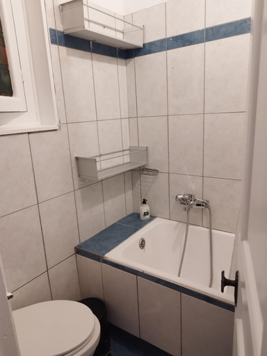 Bathroom, Pilika4, Attica