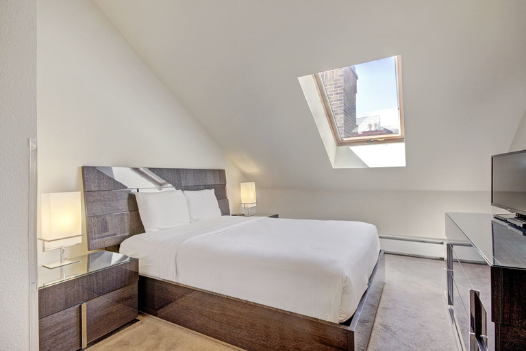 Room 4, Luminous 2br 2ba - Upscale + Steps To Snowy Fun + Main St 2 Bedroom Condo by RedAwning, Summit