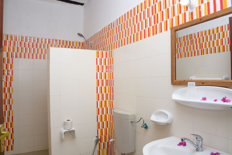 Bathroom 5, Tanzanite Beach Resort, Kaskazini 'A'