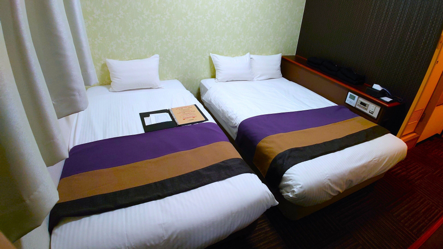 Bedroom 12