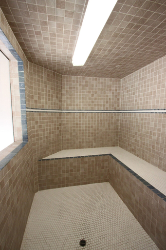 Steam room, Signature 2 Bedroom Condo by RedAwning, Maricopa