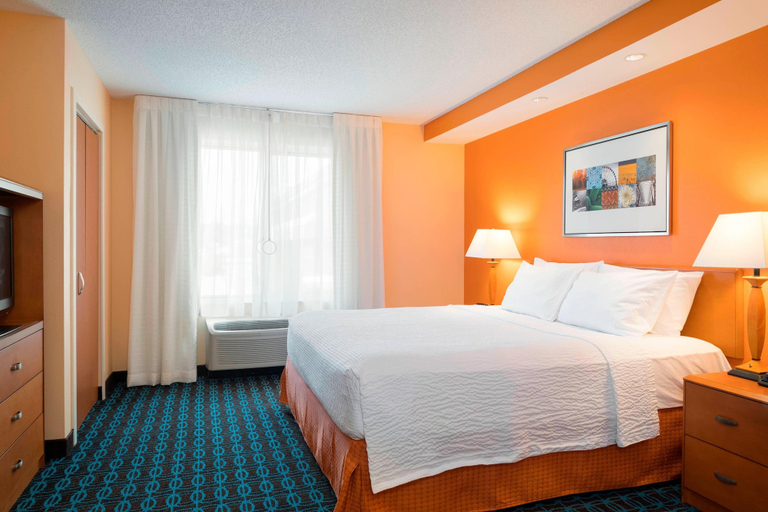 Bedroom 3, Fairfield Inn & Suites by Marriott State College, Centre